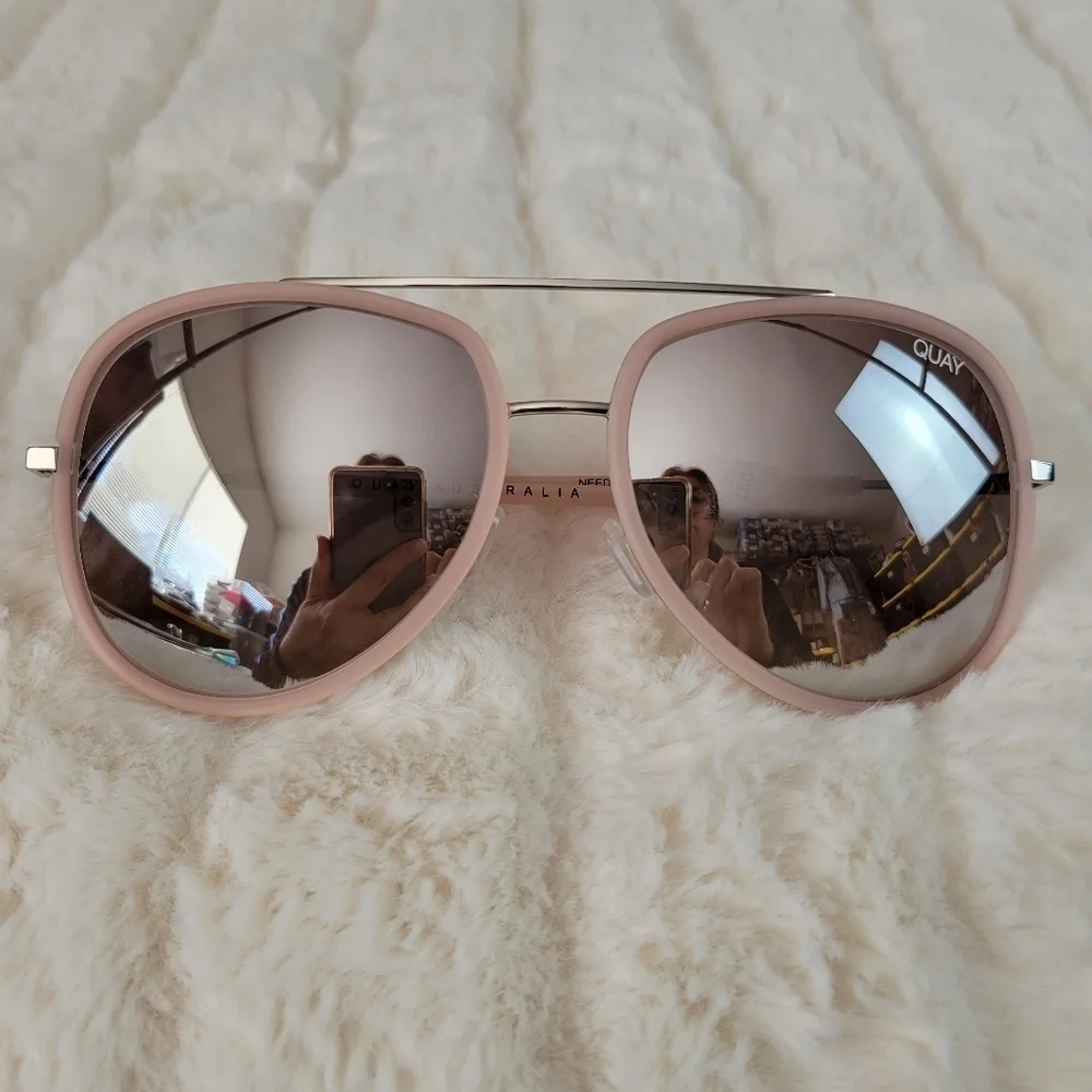 QUAY // ltd ed oversized aviators matte pink frame mirrored lenses nwot FLAW